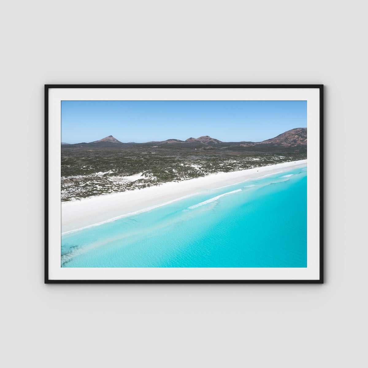 Le Grand Beach ii - Esperance - Art Print - Traditional Frame - Black - Landscape